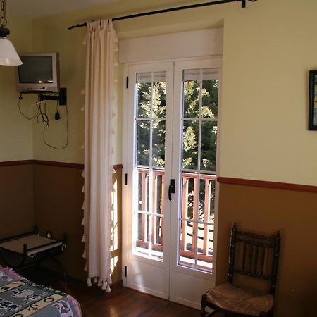 La Casona De Collado Pensionat Hoyos del Collado Eksteriør billede