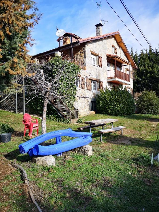 La Casona De Collado Pensionat Hoyos del Collado Eksteriør billede