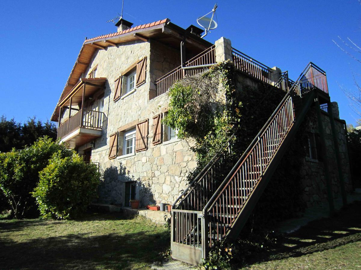 La Casona De Collado Pensionat Hoyos del Collado Eksteriør billede