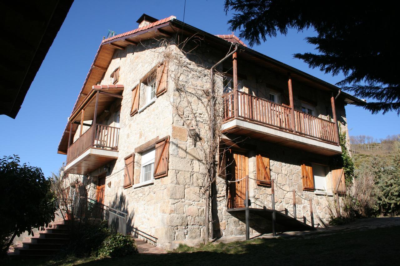 La Casona De Collado Pensionat Hoyos del Collado Eksteriør billede