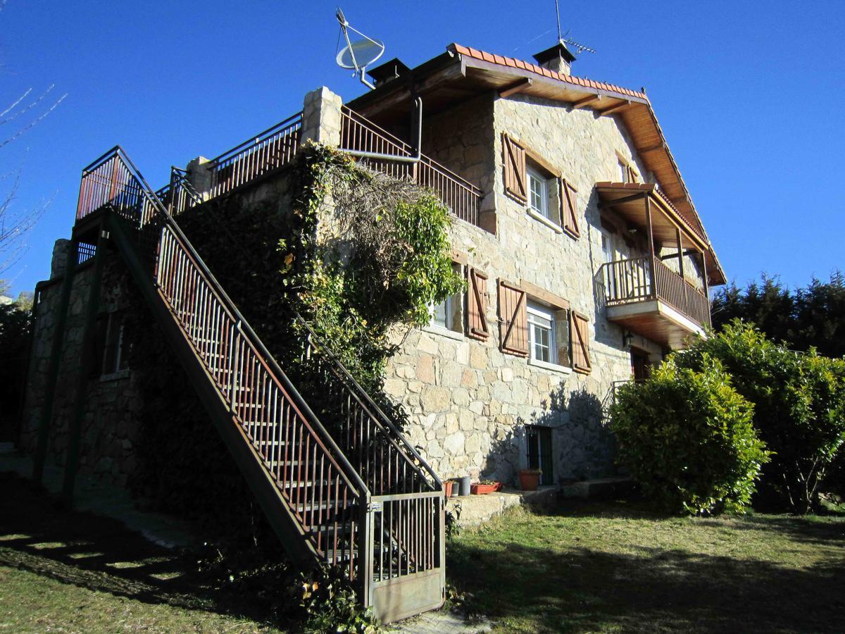 La Casona De Collado Pensionat Hoyos del Collado Eksteriør billede